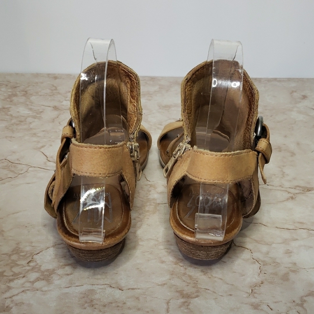 Stylish Tan Sandals for Women - Picture 4 of 7